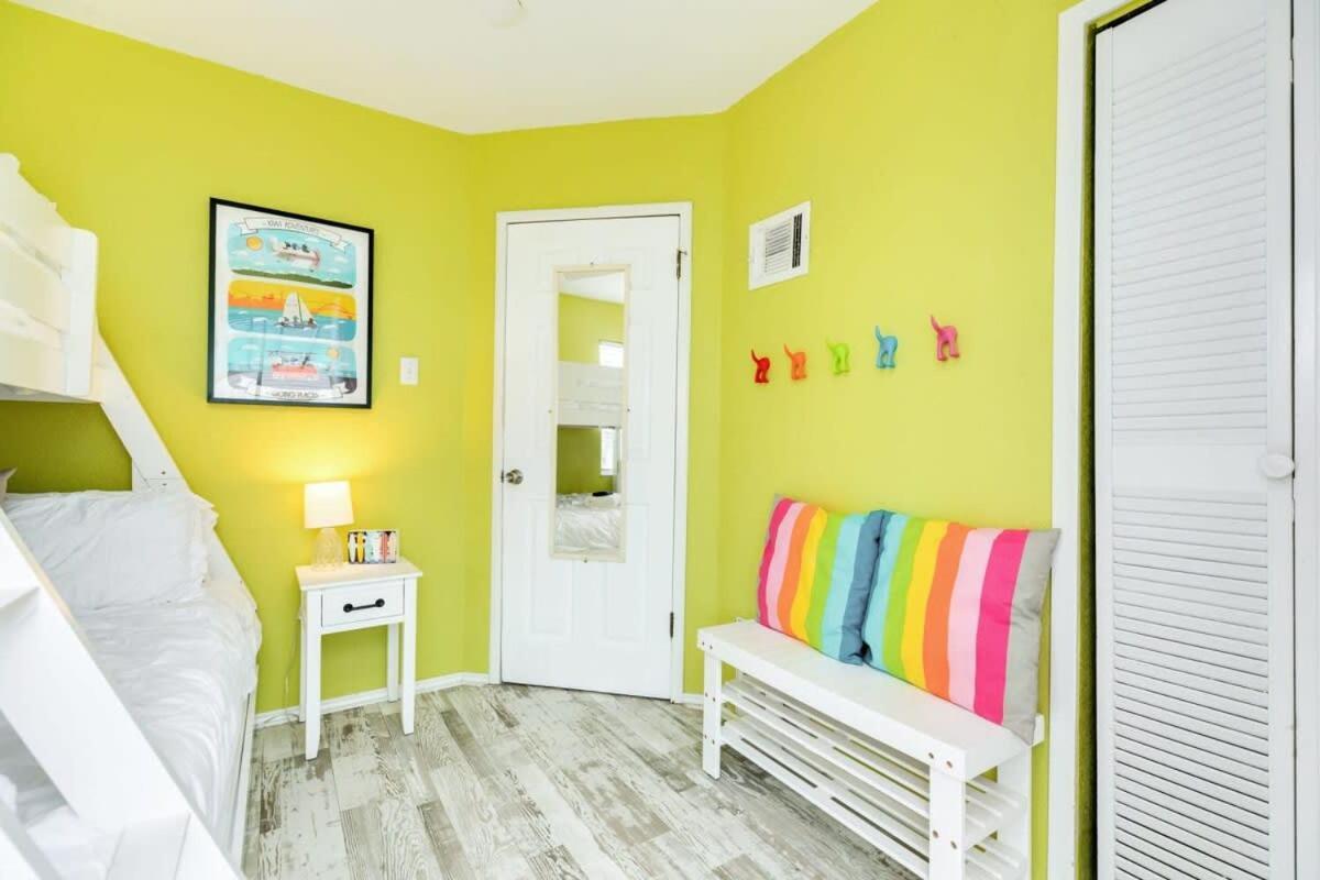 Fun In The Sun! Cozy Beach Pad, Gulf Views And Easy Access To The Sand! Surfside Beach Exteriör bild