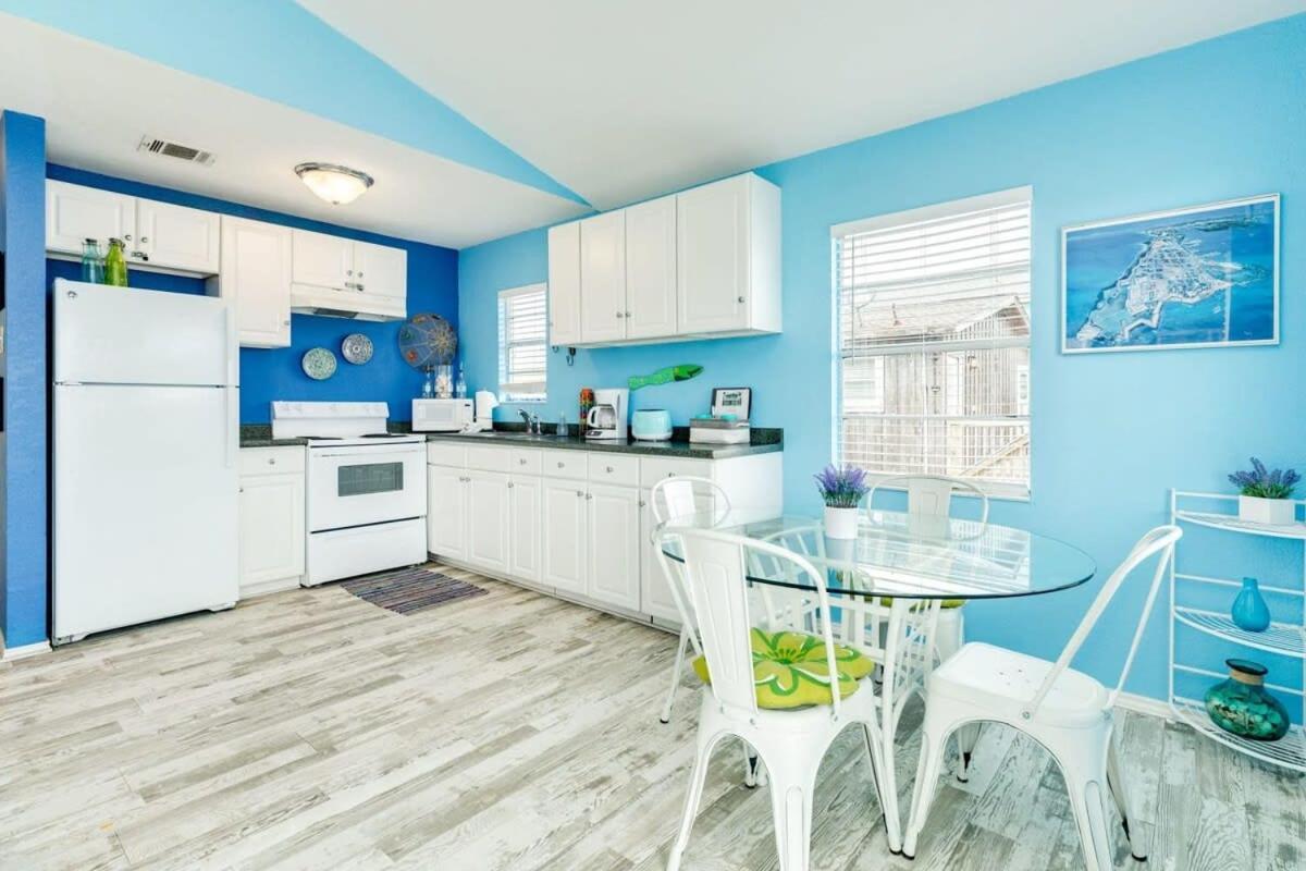 Fun In The Sun! Cozy Beach Pad, Gulf Views And Easy Access To The Sand! Surfside Beach Exteriör bild